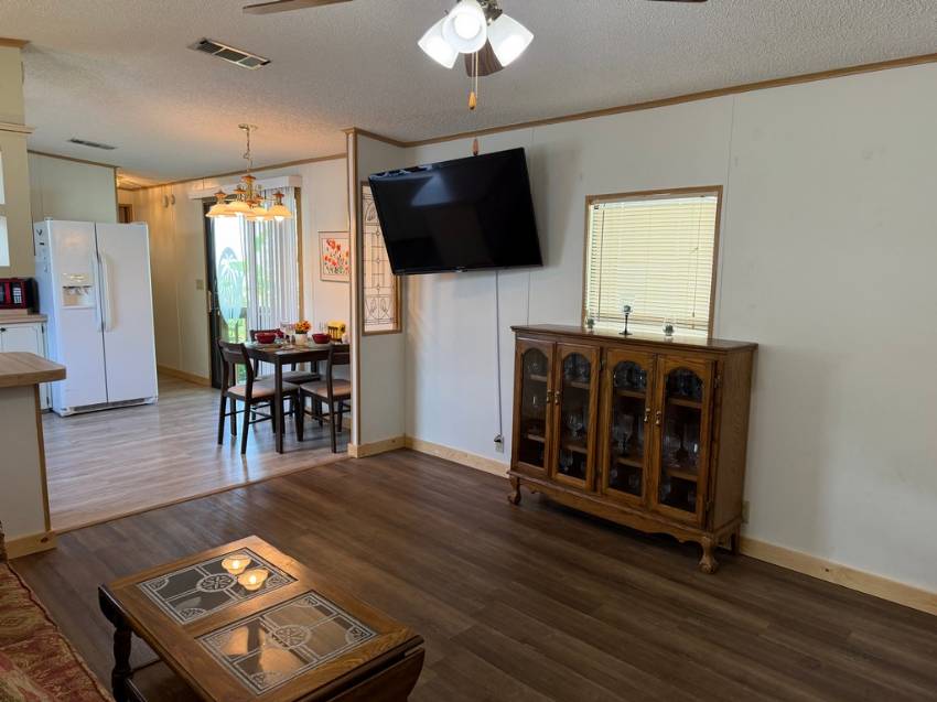 253 Dixie Circle a Haines City, FL Mobile or Manufactured Home for Sale